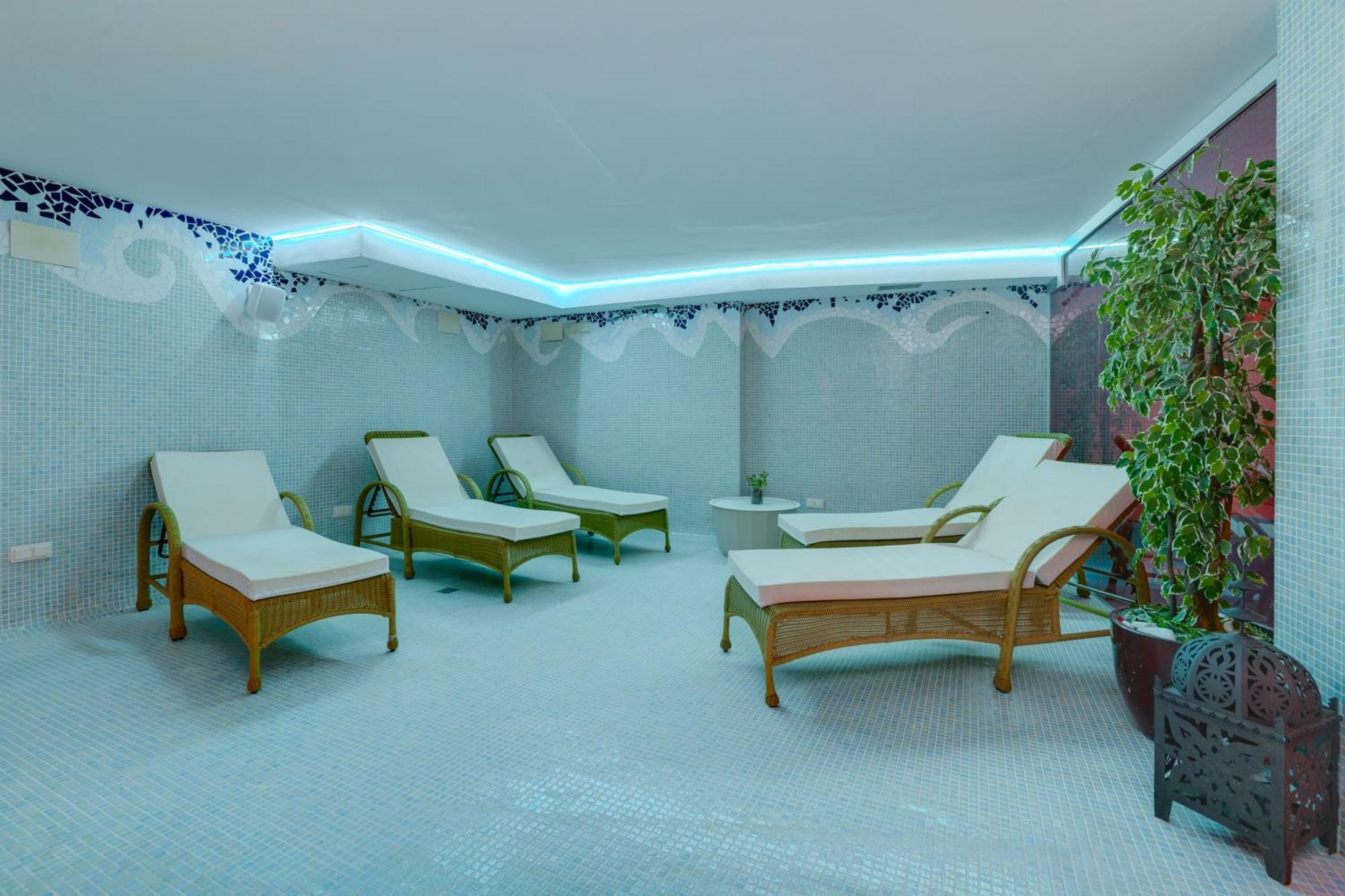 Daniya Denia Spa & Business 4* Dış mekan fotoğraf